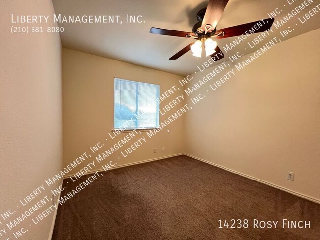 Building Photo - Roomy 4 bed, 2.5 bath on a cul-de-sac!