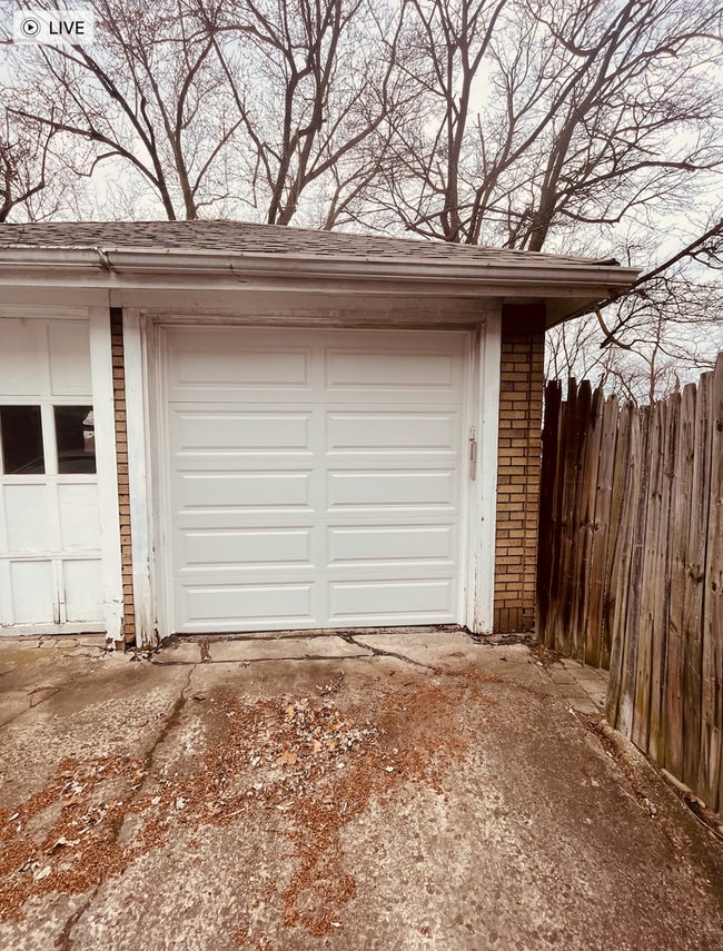 Building Photo - 2 Bed 1 Bath- Pittsburgh Pa