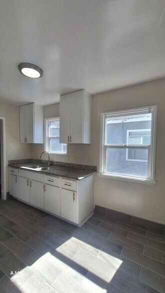Building Photo - 16321 Prairie Ave