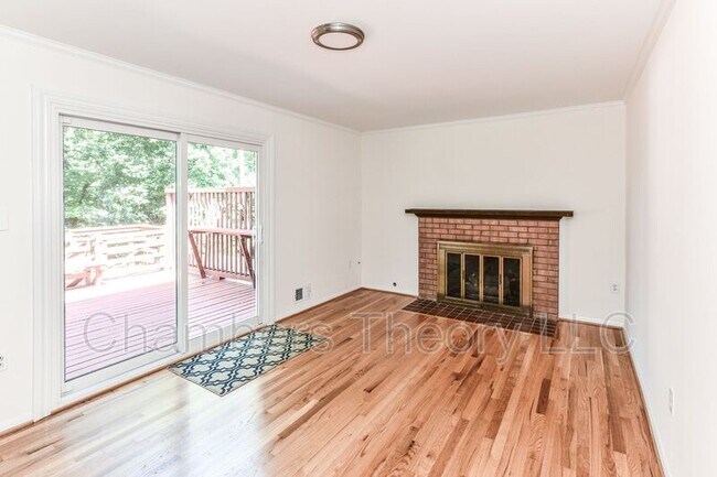 Building Photo - 5012 Sideburn Rd