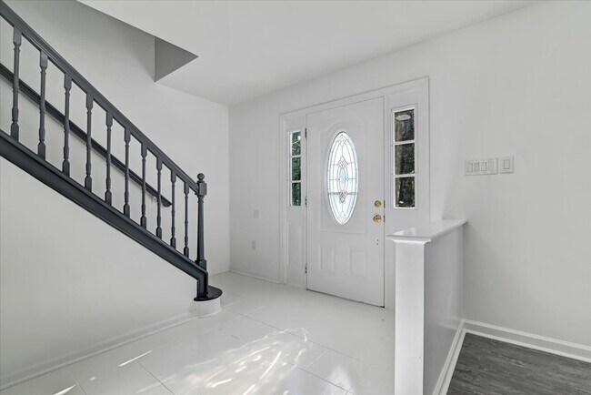 Building Photo - 198 White Pine Trl