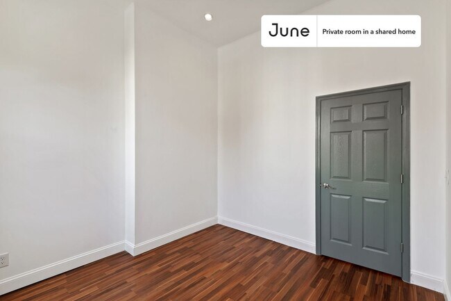 Building Photo - Room in Shared 4 bed/1 bath home in Bushwick