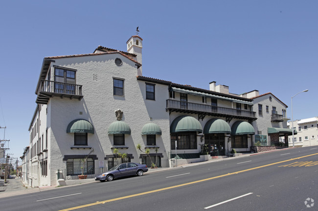 Building Photo - Legacy at Sonoma