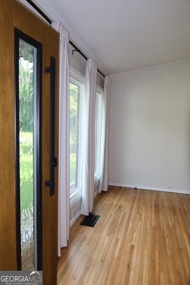 Building Photo - 39 Willow Dr