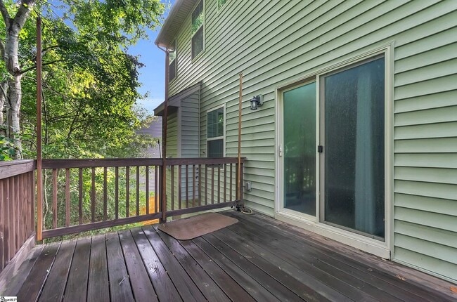 Building Photo - 512 Riverdale Rd