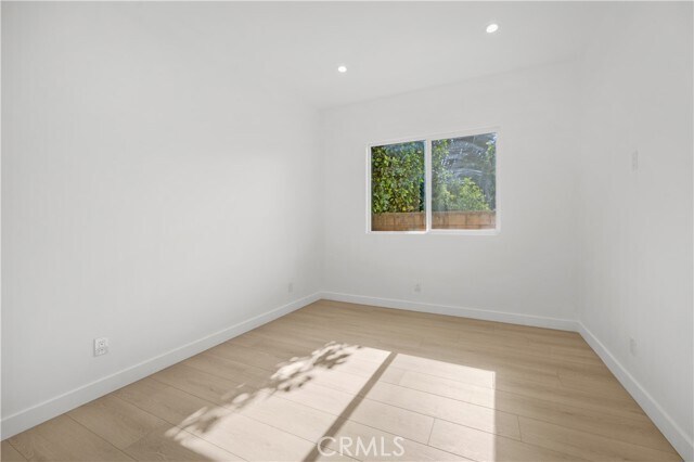 Building Photo - 6948 Amestoy Ave