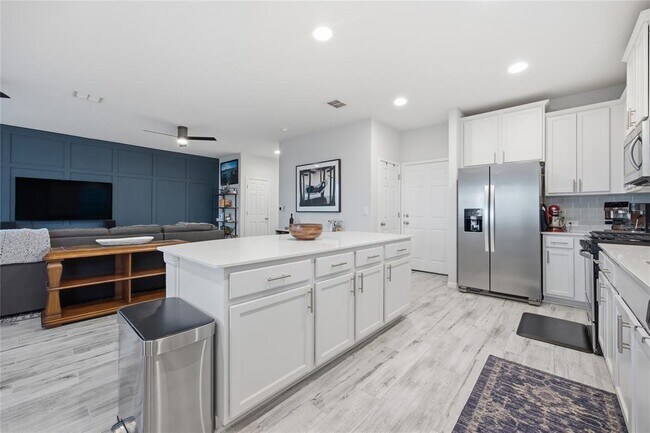 Building Photo - 6402 Moncrieff Dr