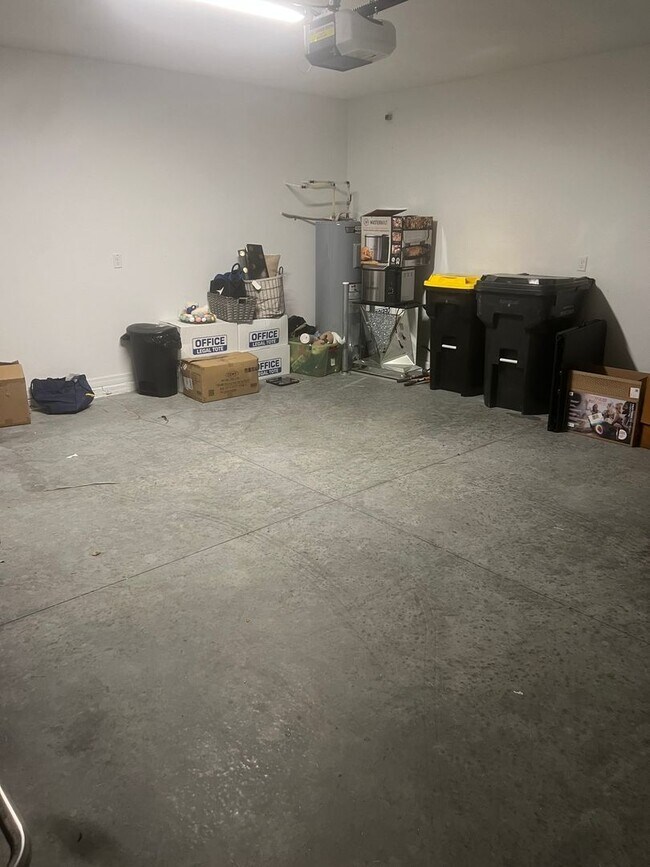 Building Photo - Spacious 5BR House in Winter Haven