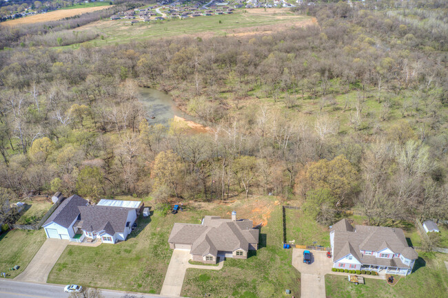 Building Photo - 117 Briarbrook Dr