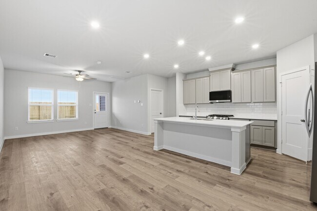 Building Photo - 4011 Ancient Honor Dr