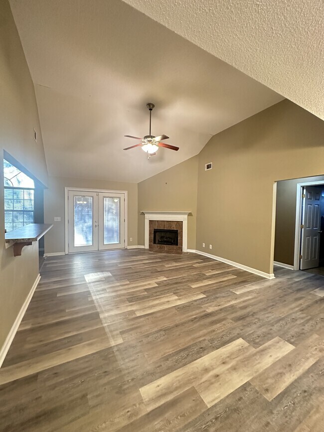 Building Photo - 12 Bass Rock Ct