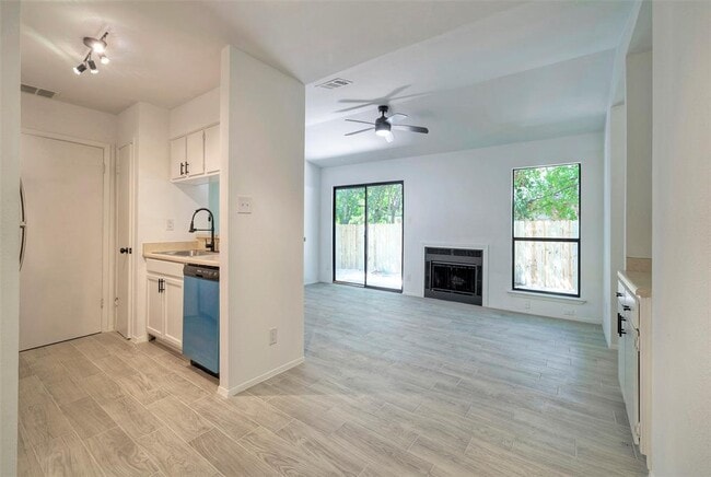 Building Photo - 12810 Tomanet Trail