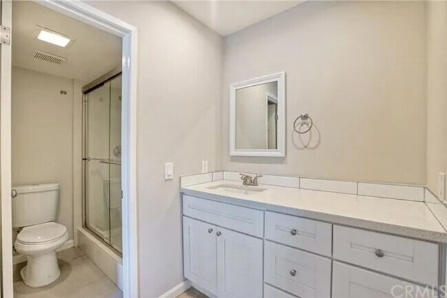 Building Photo - Two Bedroom, Two Bathroom Home for 12-mont...