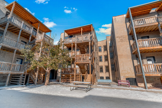 Building Photo - 5401 S University Ave