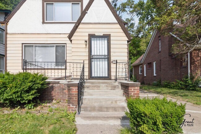 Building Photo - 14027 Montrose St