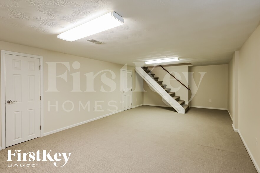 Building Photo - 581 Brightstone Dr