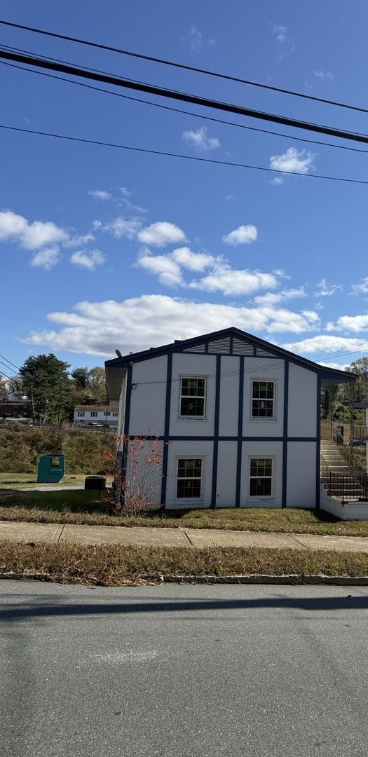 Building Photo - 1437-1459 W. Fourth St. - 12 Unit