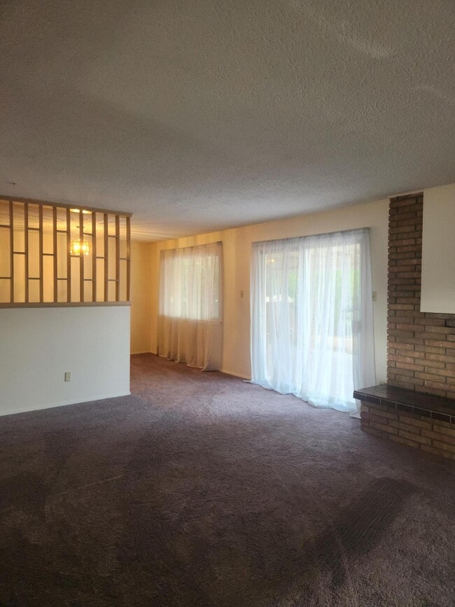 Building Photo - 8509 Bellehaven Pl NE