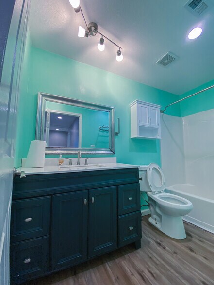 Building Photo - 63 Pine Ridge Trce