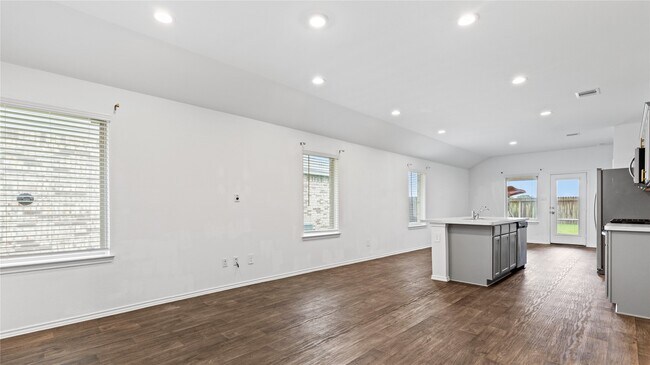 Building Photo - 2326 Spruce Clf Ln