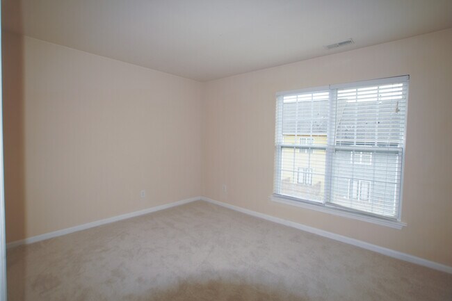 Building Photo - 136 Dove Cottage Ln