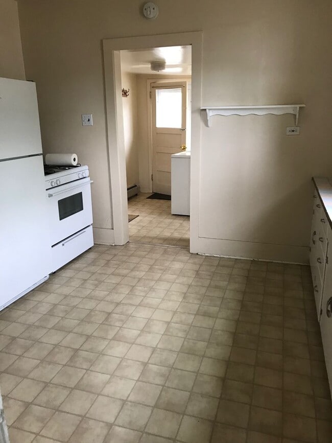 Building Photo - Available soon! Call Stephanie at 307-389-...