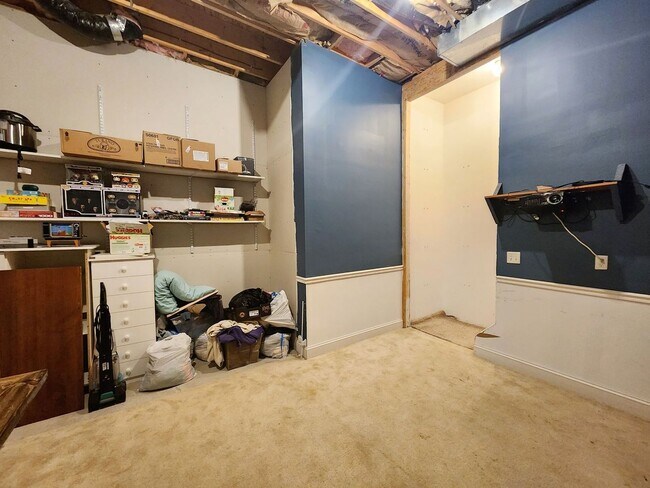 Building Photo - 3bed, 2.5bath Townhouse Near Medical Center and WVU Farm - Available 05/20/2026