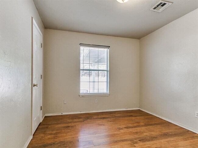 Building Photo - 4705 Tinker Rd