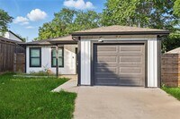 Building Photo - 3906 Roberts Ave