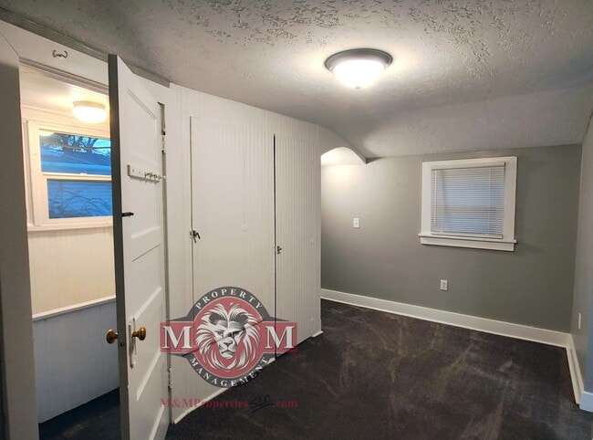 Building Photo - 3 Bd 1 Ba Home with Hardwood Floors in Midvale