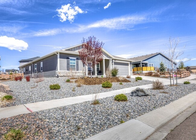 Building Photo - Luxury Ranch-Style Home for Rent | Wolf Ranch | D20 Schools | Pikes Peak Views