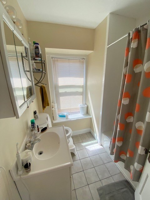 Building Photo - 14 Woodmont St