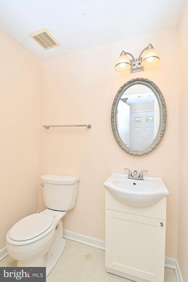 Building Photo - 6832 Heatherway Ct