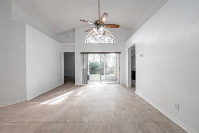 Building Photo - 10478 Sun Villa Blvd