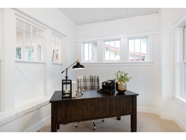 Building Photo - 231 Manitoba Ave