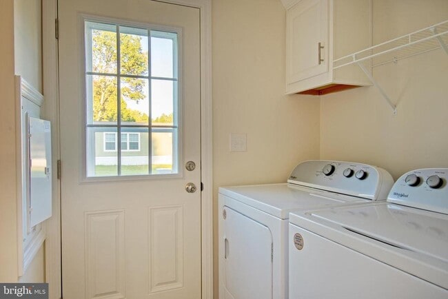 Building Photo - 22 Loxley Ln