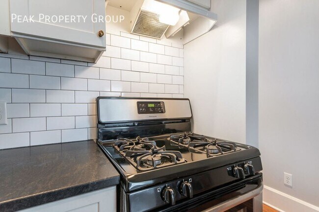 Building Photo - 531 E Whittier St