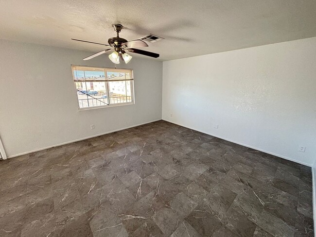 Building Photo - Charming 3Bed/1Bath apartment located in North Las Vegas— Enjoy Rent-Free Holidays!