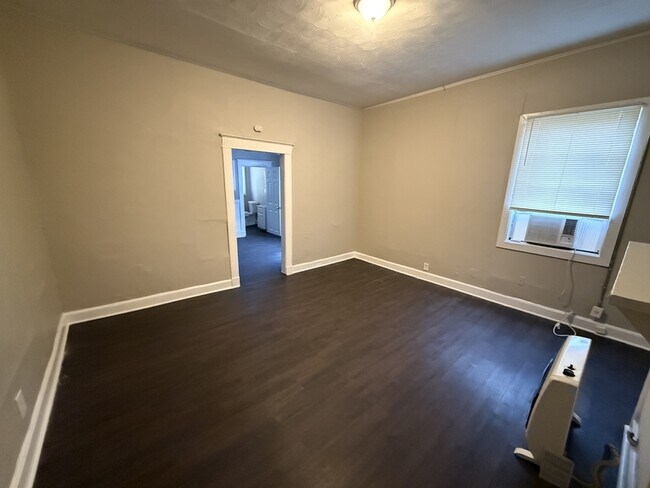 Building Photo - 852 Ioka Ave