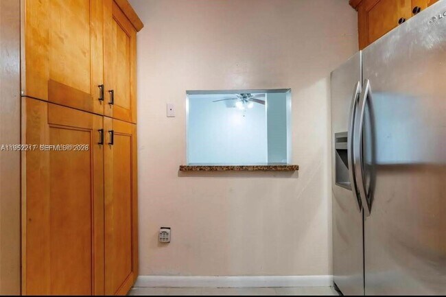 Building Photo - 9678 Fontainebleau Blvd