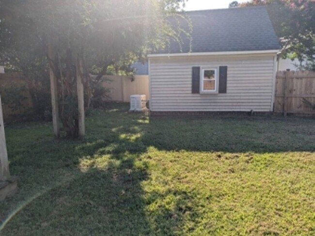 Building Photo - Gorgeous house for rent in Chesapeake.