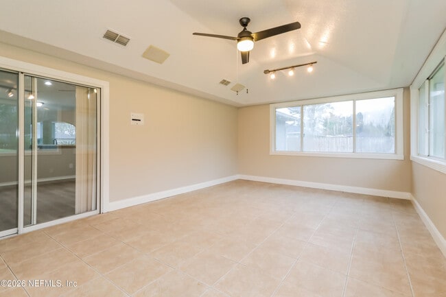 Building Photo - 4088 Everett Ave