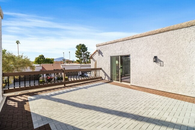 Building Photo - Luxury Living in the Heart of McCormick Ranch!
