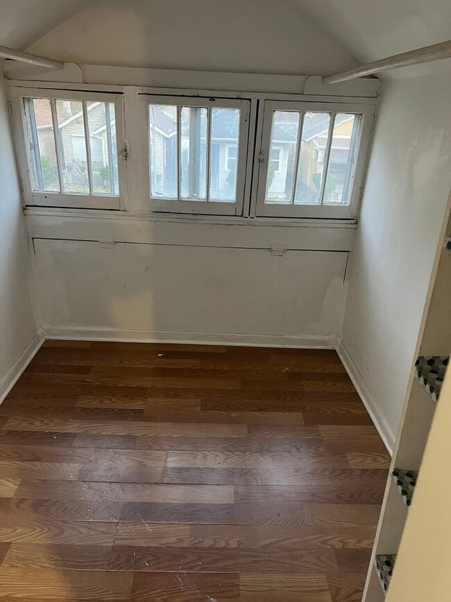 Building Photo - 8416 S Euclid Ave