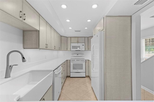 Building Photo - 3010 W Grovewood Ct