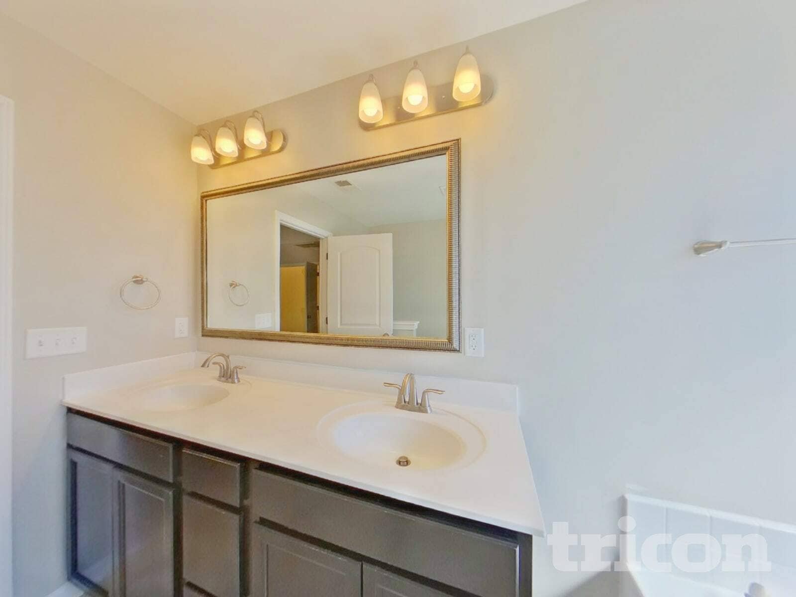 Building Photo - 127 Dunnsmore Dr