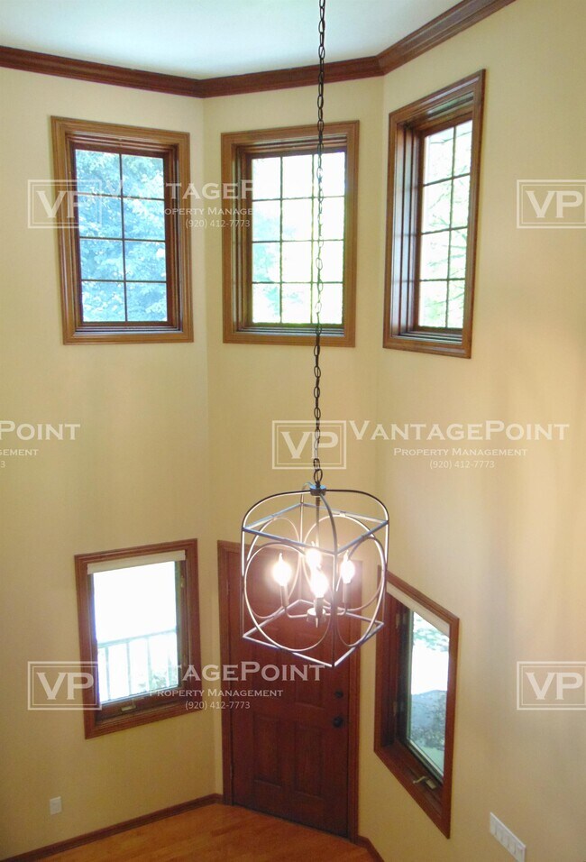 Building Photo - 1482 Parkway Dr