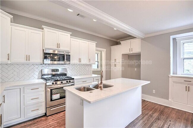 Building Photo - 1118 NW 33rd St