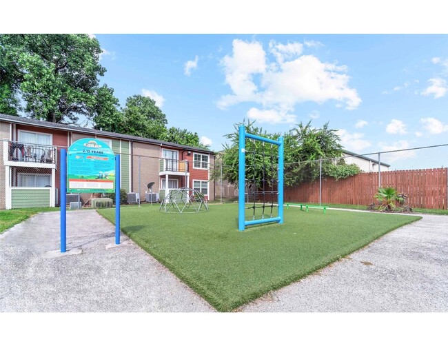 Building Photo - 2431 Cypress Creek Pkwy