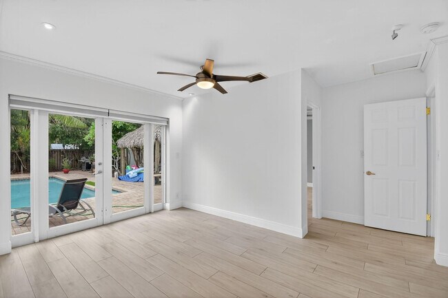 Building Photo - 1606 NE 15th Ave